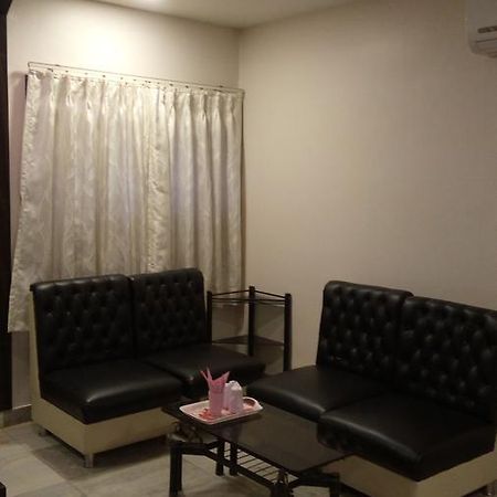 Continental Lodge Ingraj Bazar 外观 照片